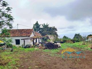 Casa  N/a. Finca con casa en venta en la orotava