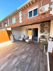 Maison jumelée à Méntrida. Chalet con encanto reformado ideal para familia