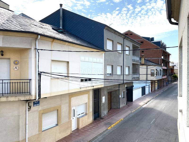 Foto 34e03524-bd32-4b3f-9c6c-c308a5b7e714. Chalet in plaza de la escuela 6 in Cacabelos