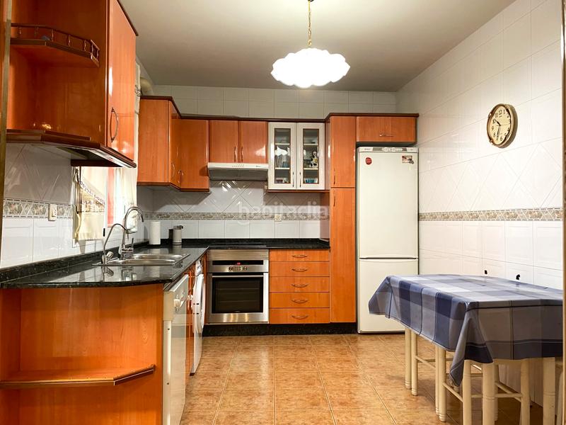 Foto a003d7a8-ae21-456d-8fc5-4ce8d11606a7. Chalet in plaza de la escuela 6 in Cacabelos