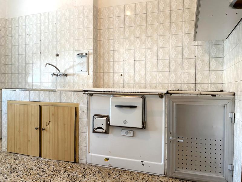 Foto b75e02d6-491f-44ee-a7e5-f4a37378d01f. Chalet in plaza de la escuela 6 in Cacabelos