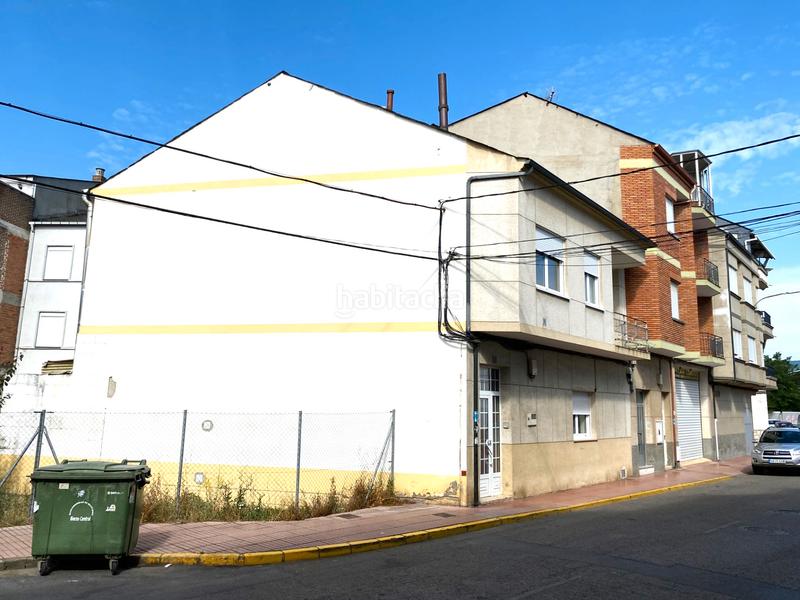 Foto bed942bf-eca3-4ee7-a077-427b27acd7c8. Chalet in plaza de la escuela 6 in Cacabelos