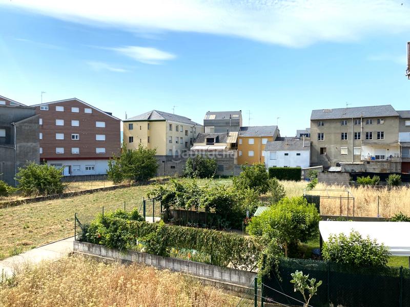 Foto f867e993-73d0-4760-8091-c822fa2c7c77. Chalet in plaza de la escuela 6 in Cacabelos