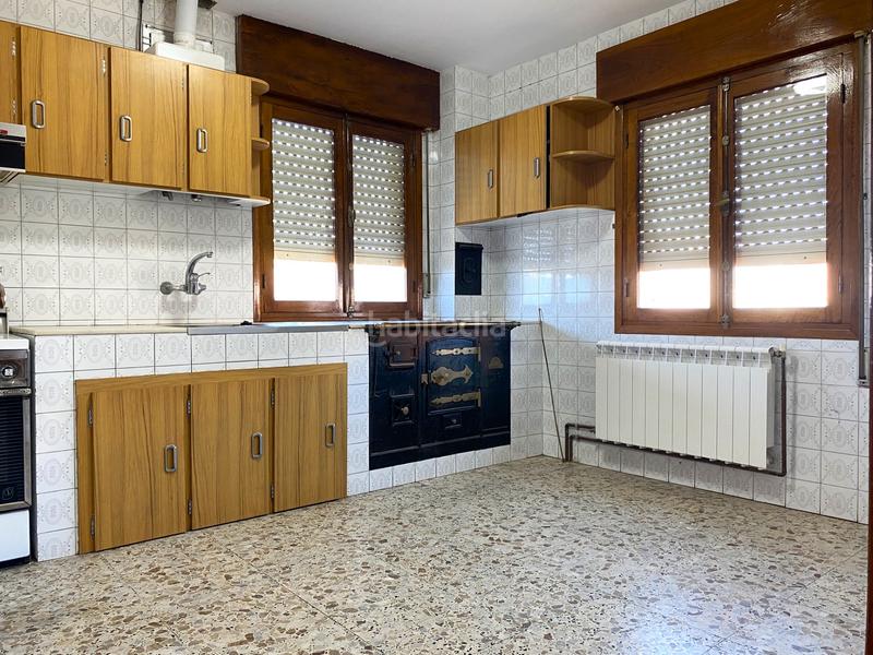 Foto f8a7d587-0727-4d49-9f08-61afb2b517ea. Casa in avenida camino de santiago 199 in Camponaraya