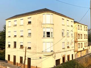 Pis  Calle el muro 2. Venta de inmueble compuesto de 2 viviendas y un local