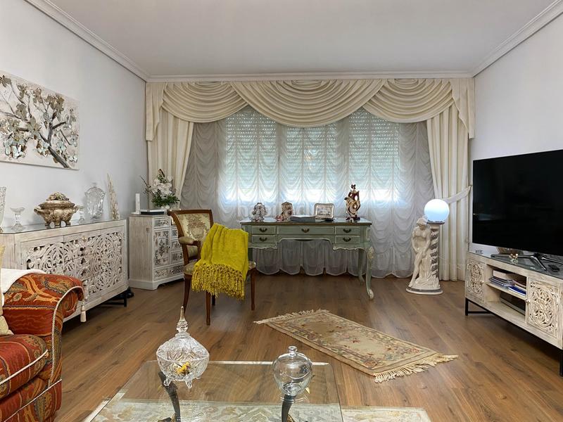 Foto 2092537b-5d5e-4132-8eaf-e100f5c82322. Xalet a avenida san roque 91 a Carracedelo