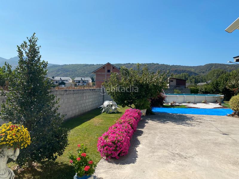 Foto 61cfb288-30ae-4b4e-93a4-2c4ce026d150. Xalet a avenida san roque 91 a Carracedelo