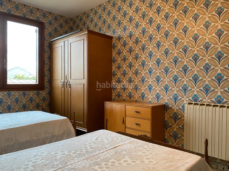 Foto 26f71600-cdfe-4f84-b5aa-5ab8a45fe619. Chalet dans avenida san roque 98d dans Carracedelo