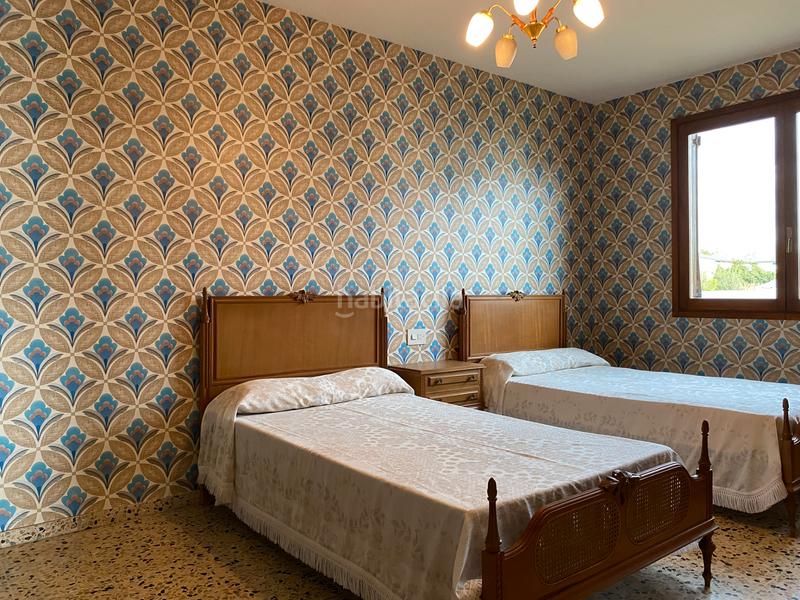 Foto 4d4820b9-6d6f-4986-9ab4-df35fb05f730. Chalet dans avenida san roque 98d dans Carracedelo