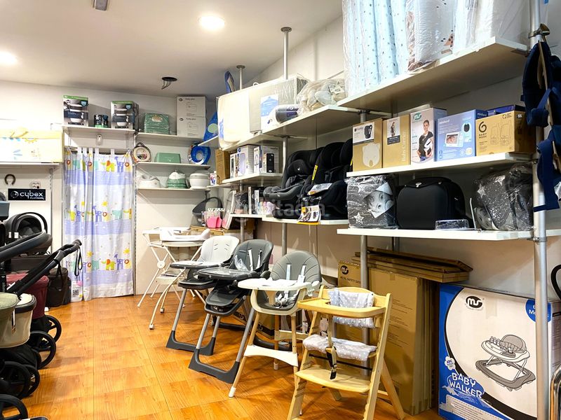 Foto c17f1fa4-d83c-49f7-8b59-f1810e684282. Local comercial a calle real 5 a Centro Ponferrada