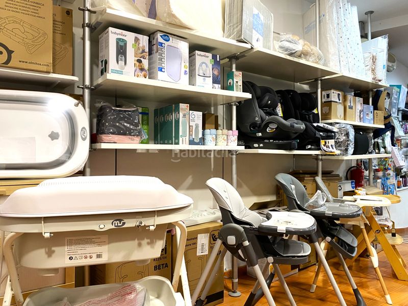 Foto f564c30d-f40d-4ebf-941c-7f6bbee02a78. Local comercial a calle real 5 a Centro Ponferrada