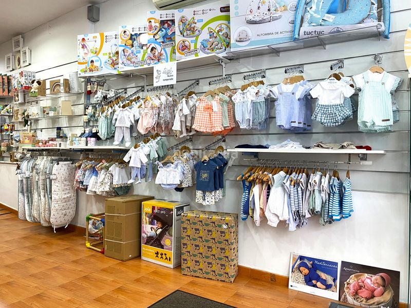 Foto feb4b218-0c82-47f1-9e95-2cd8c3e7ef6e. Local comercial a calle real 5 a Centro Ponferrada