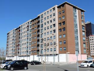 Pis a N/a. Piso tres habitaciones zona rosaleda.