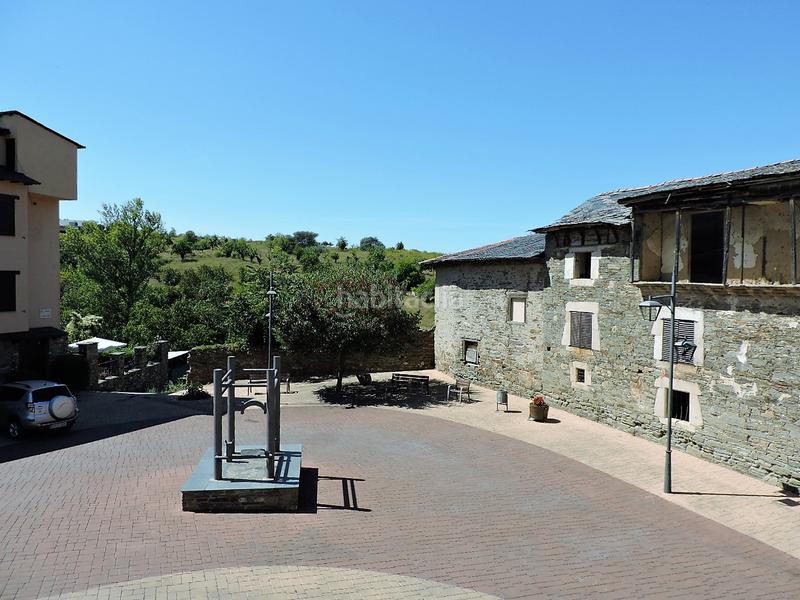 Foto 49d5f3d2-30f0-4cc5-8187-81464423598f. Casa bifamiliare in calle vb 7 in Área Rural Sur Ponferrada