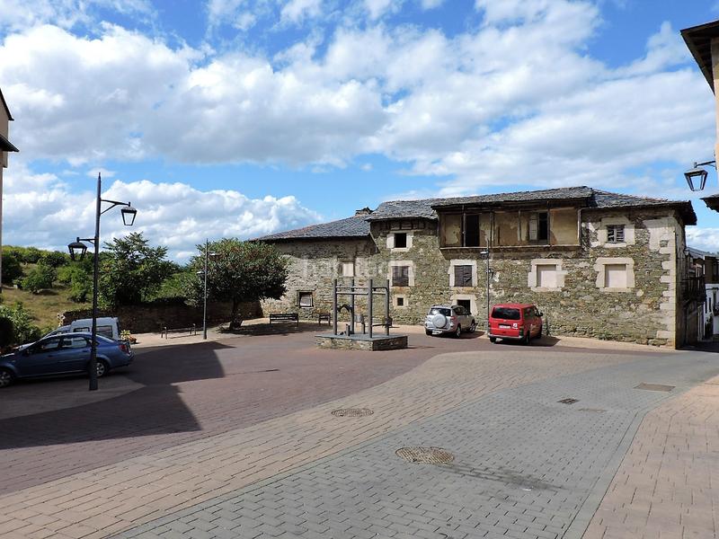 Foto a8f05cb2-e739-4dda-9f54-8c25ee05877f. Casa bifamiliare in calle vb 7 in Área Rural Sur Ponferrada