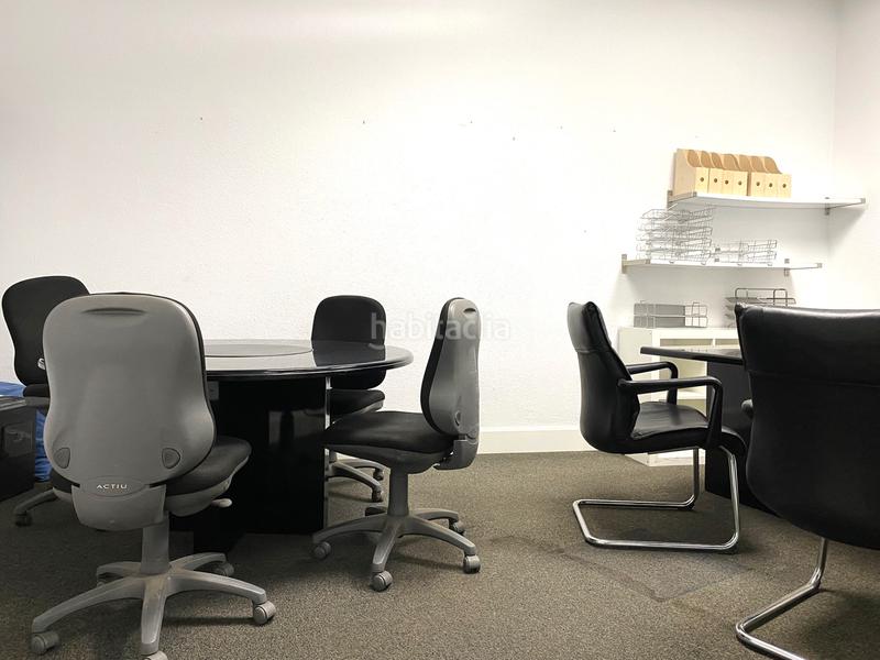 Foto 8c1f5e39-2ac5-4a4b-8dc1-217e8eed51e1. Rent business premise in travesía eladia baylina 17 in Ponferrada