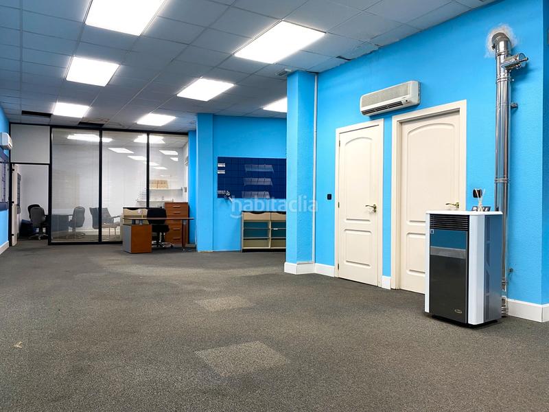 Foto f3da6319-e08a-4278-b108-ba73159e5ed4. Rent business premise in travesía eladia baylina 17 in Ponferrada