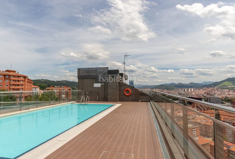 Foto c8d3f76c-de64-4622-88c3-0f9d55dde4aa. Pis amb calefacció aparcament piscina a San Pedro de Deusto - La Ribera Bilbao