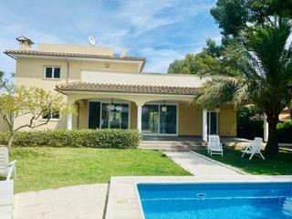 Chalet in Sol de Mallorca. Chalet con piscina en sol de mallorca