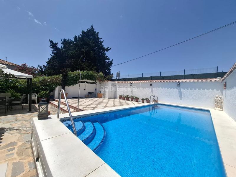 Foto aac95923-fd89-4ad1-8a1e-075b45353549. Casa exclusiva oportunidad de chalet en venta de tres habitaciones, dos baños, piscina, patio, y demás... en chullera, manilva!! en Málaga