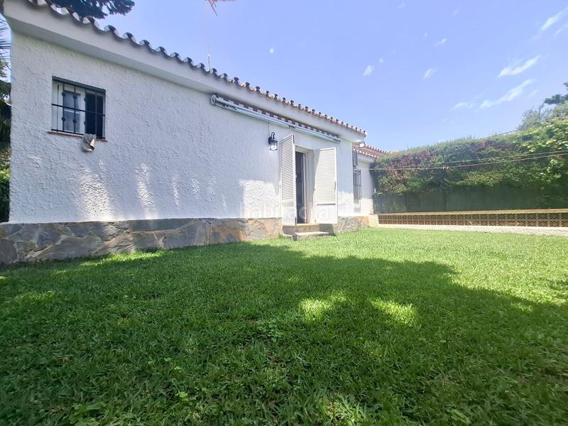 Foto cb2243a9-a6cd-4ab9-b1d0-c3cb6ecb30cf. Casa exclusiva oportunidad de chalet en venta de tres habitaciones, dos baños, piscina, patio, y demás... en chullera, manilva!! en Málaga