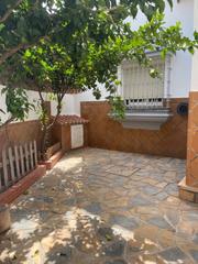 Maison jumelée  Punto ribot. Magnífica casa en venta  de tres dormitorios y dos baños en la z