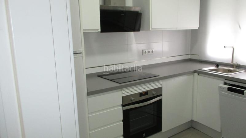 Foto 53324bd6-7886-4b04-85f3-8a588e549947. Location appartement avec chauffage dans La Atunara-Periáñez Línea de la Concepción (La)