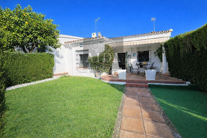 Foto cefcf27e-30da-471a-892f-d85014789e37. Casa con parcheggio piscina in San Pedro de Alcántara Pueblo Marbella