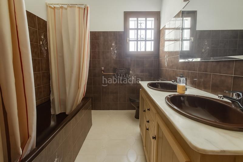 Foto 18c09dbc-b8a4-4499-a2a0-bfc3ac3c054b. Chalet con parcheggio piscina in El Velerín Estepona