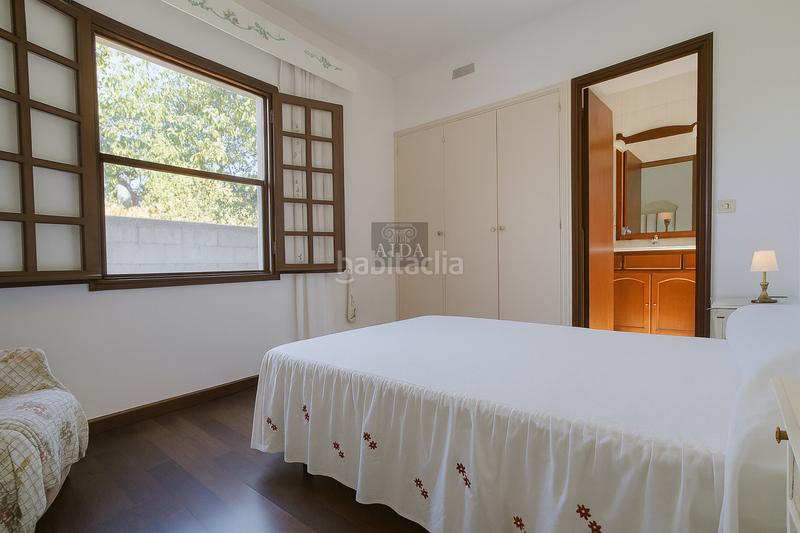 Foto 2c3d15da-1851-4913-9ae3-c4fc09c77fa6. Chalet con parcheggio piscina in El Velerín Estepona