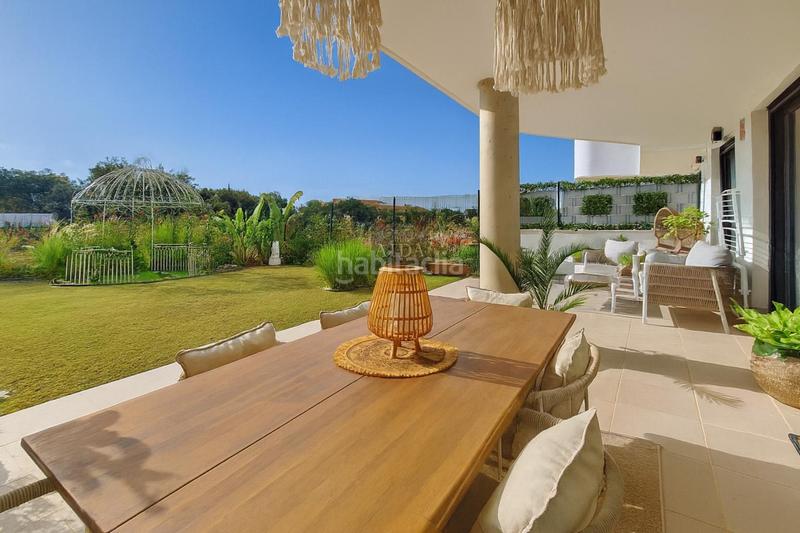 Foto d46a6fd3-3ae1-4116-8ecf-9d8378e7b7c0. Location appartement avec parking piscine dans La Concha - Resina Golf Estepona
