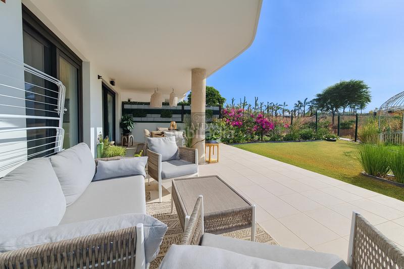 Foto e4c73003-44a3-4529-b934-21e678b66415. Miete etagenwohnung mit parking pool in La Concha - Resina Golf Estepona