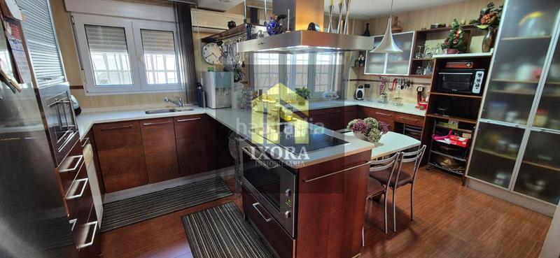 Foto 47cb0072-992f-4fc7-816a-34eb2c21263f. House with parking in Zona Hospital Linares