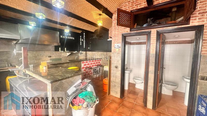 Foto 86b47680-ae38-4260-b265-69fbb6cc5388. Local comercial fantástico local en el centro en Parque Central Estepona