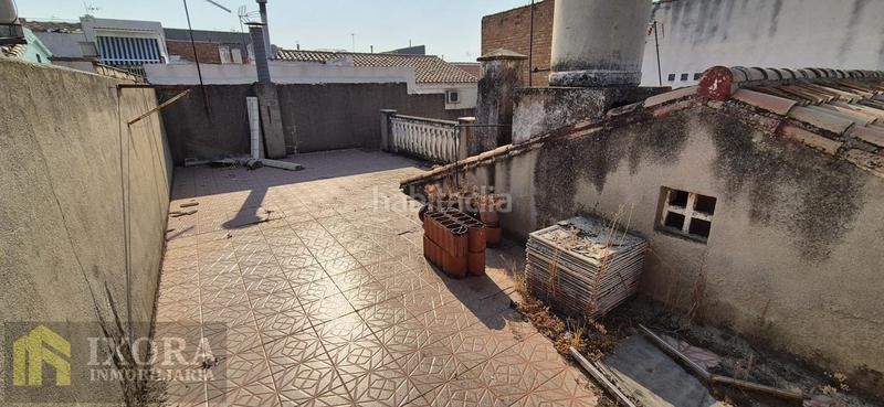 Foto 3bc1cc2d-96cd-4b18-8fa7-76e14fe2bbc1. Casa  para reformar en el barrio de villalonga en Linares
