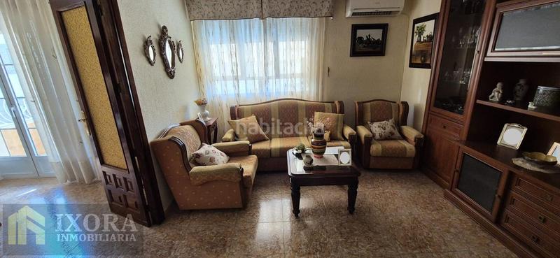 Foto aa705e11-aaf8-4a54-b694-202f4620c980. Piso gran piso en calle julio burell en Linarejos Linares