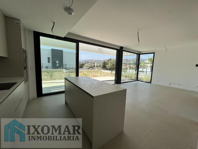 Foto 180d2f17-ce9b-42f8-b3b8-fe7de1965a11. Casa villa de diseño en Parque Central Estepona