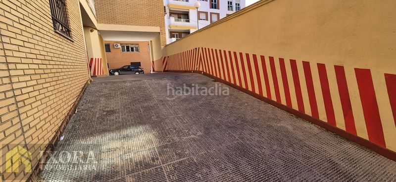 Foto b40f089e-d906-4b37-8ff8-79dfd21ac98a. Aparcament cotxe a Linarejos Linares