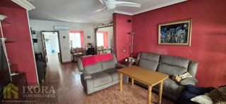 Casa  Navas de tolosa. Amplia casa en el centro de linares jaén
