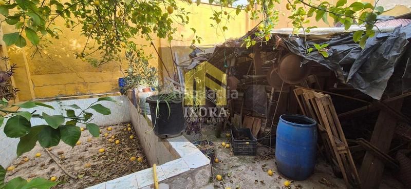 Foto 2bd8c589-f0c6-4276-a742-f3dd206d02f9. House with parking in Zona Hospital Linares