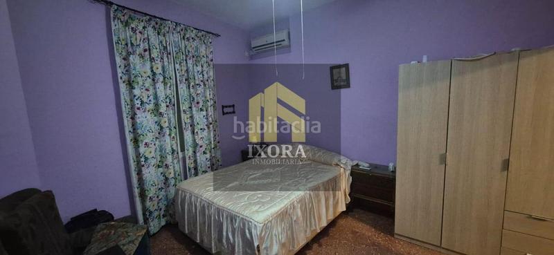 Foto 89996e3f-2c5c-4579-ad30-e05bc7161f28. House with parking in Zona Hospital Linares