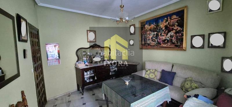 Foto d07e488a-ba50-4885-b3ca-f60174d87e4e. House with parking in Zona Hospital Linares