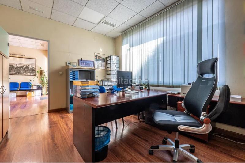 Foto 01d75a98-b929-44fc-acb0-01d87c3fef6b. Locale commerciale in Barrio de Zaidín Granada