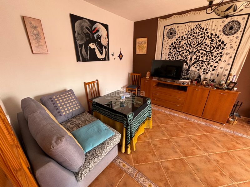 Foto 58a731d8-2c53-4e9a-98e7-b5ec482032d7. Casa adossada amb xemeneia calefacció aparcament a Malahá (La)