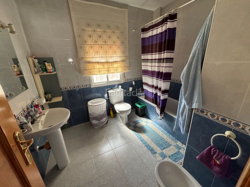 Foto 8469f54f-fc64-41f2-a58b-1acf3801e7c2. Casa adossada amb xemeneia calefacció aparcament a Malahá (La)