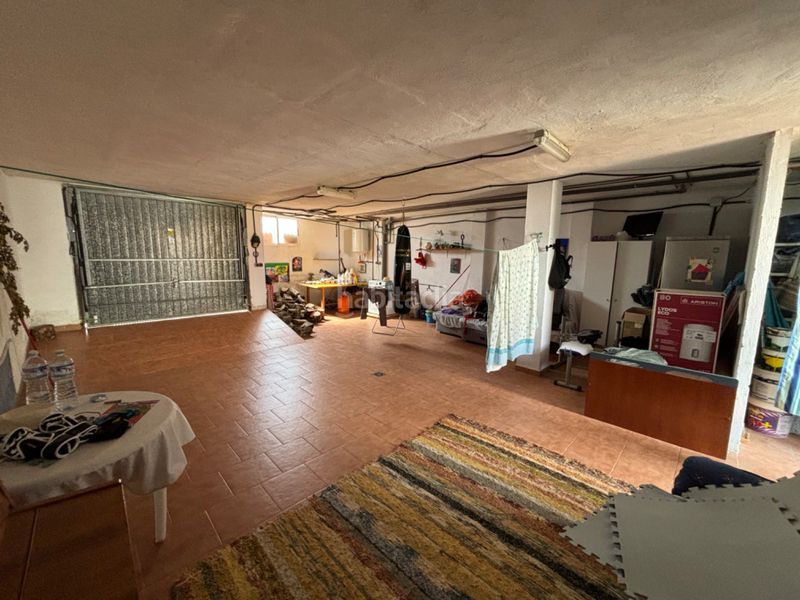 Foto d5350380-ad24-445f-9d5c-f79c931fc729. Casa adossada amb xemeneia calefacció aparcament a Malahá (La)