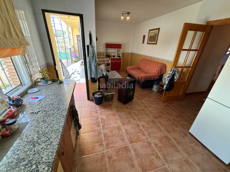 Foto fd96a03f-83ee-48c7-af5f-3da0fc7b7245. Casa adossada amb xemeneia calefacció aparcament a Malahá (La)