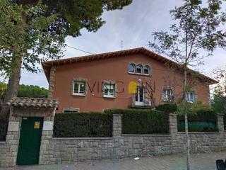 Maison à Pedralbes. Casa independiente en pedralbes