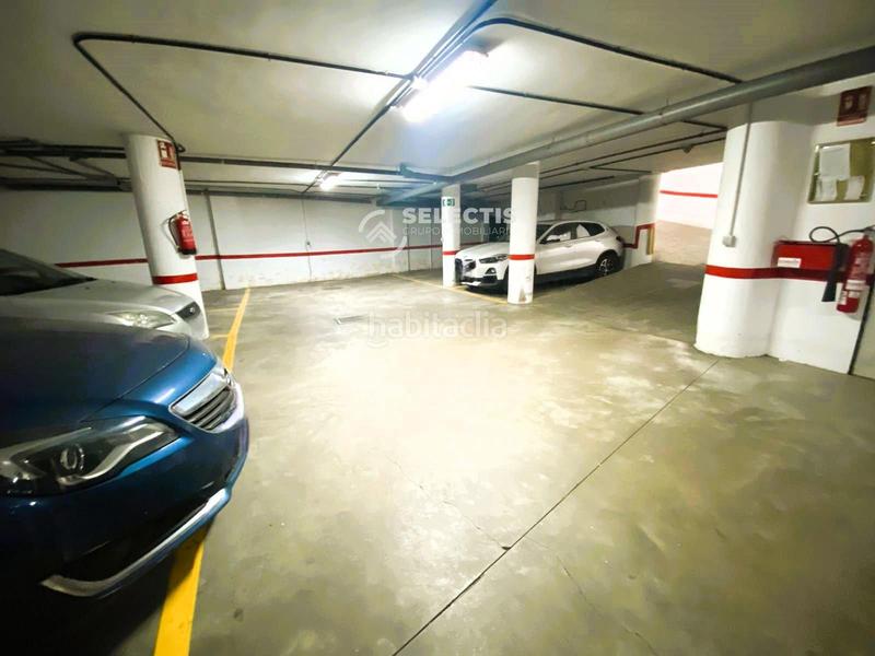 Foto 8b5645e6-b164-47cc-a208-1253d2b60f4a. Parking coche plaza de parking en pleno Centro ciudad en Huelva