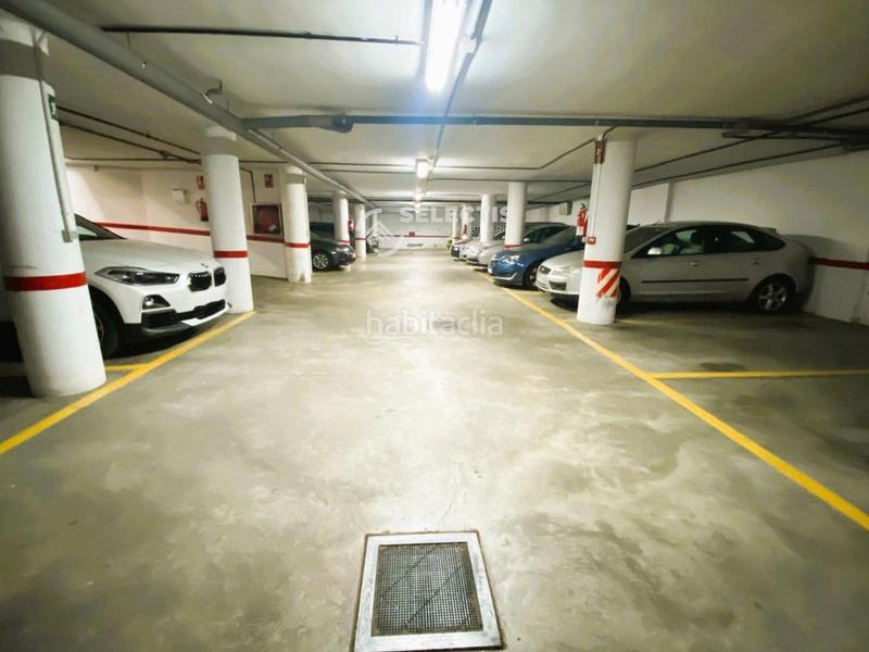 Foto aecbf8e7-51c8-4273-ae93-890b5186144a. Parking coche plaza de parking en pleno Centro ciudad en Huelva